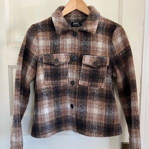 Cropped plaid jacket